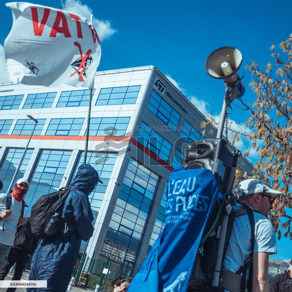 Demonstration Against STMicro and Soitec Expansion - Bernin