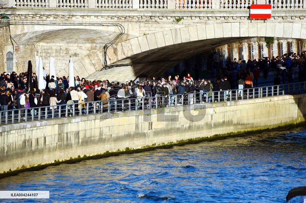 First Rays of Spring Along the Seine - Paris