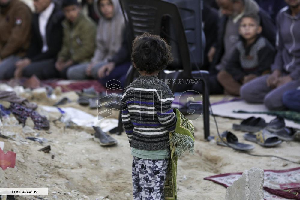 Palestinians Celebrate Eid al Fitr among the rubbles - Gaza