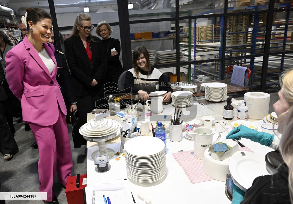 CROWN PRINCESS PORCELAIN FACTORY