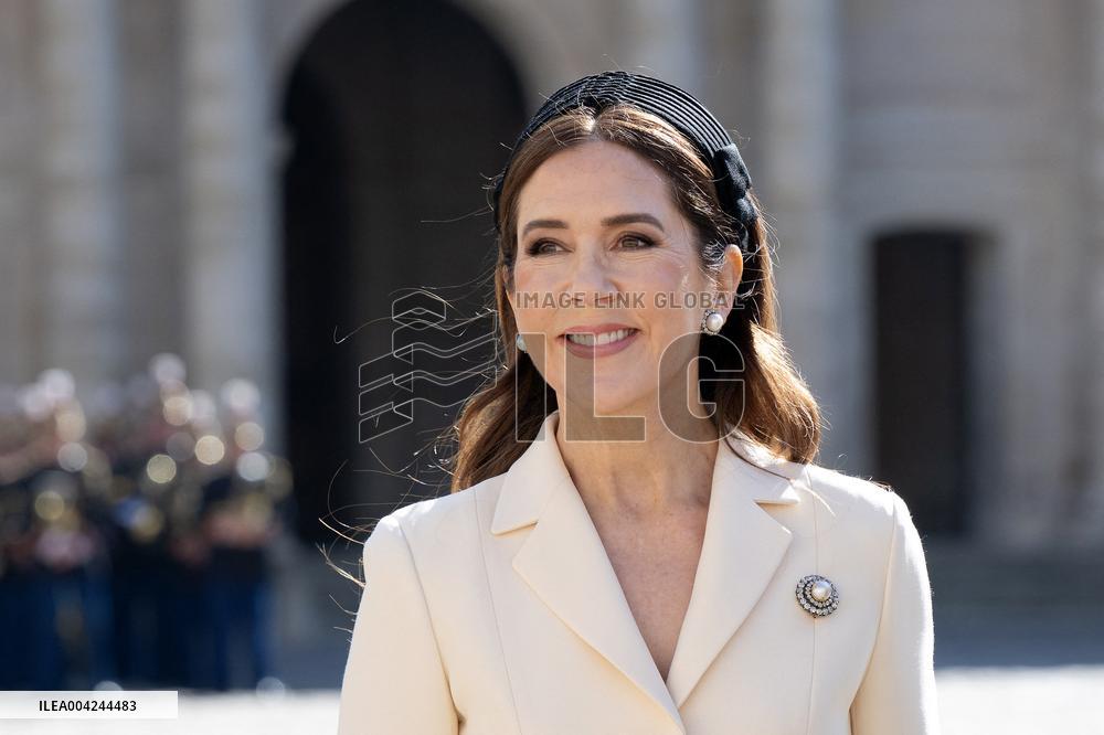 Welcoming Ceremony For The Danish Royal Couple - Paris