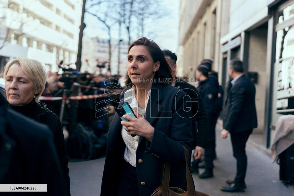 Marine Le Pen leaves her headquarters to go to the 8 p.m. news on TF1 - Paris AJ