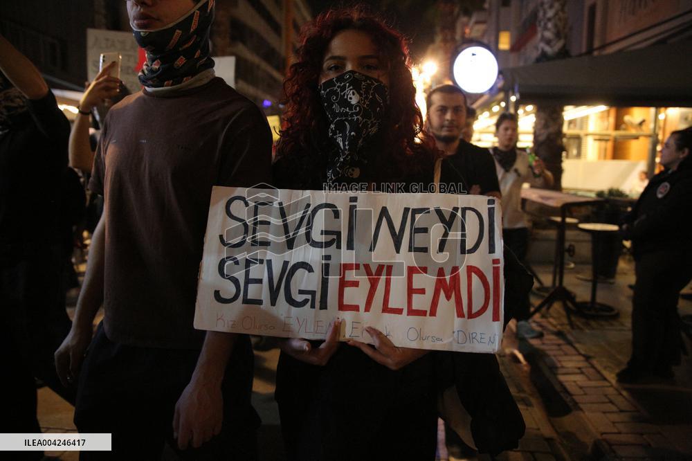 Protest in Izmir over jailing of Erdogan's main rival
