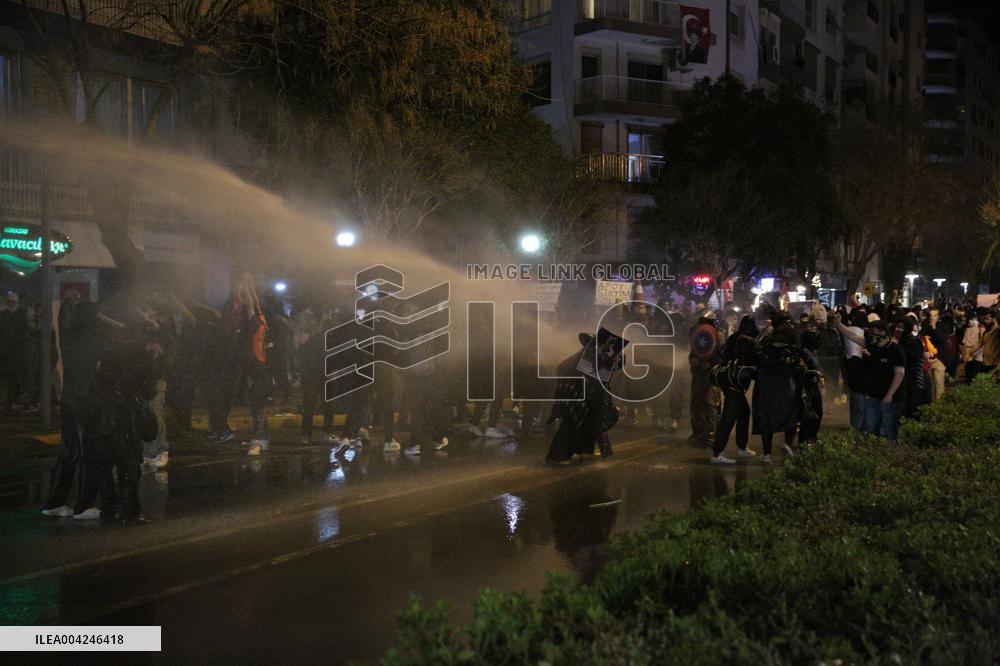 Protest in Izmir over jailing of Erdogan's main rival