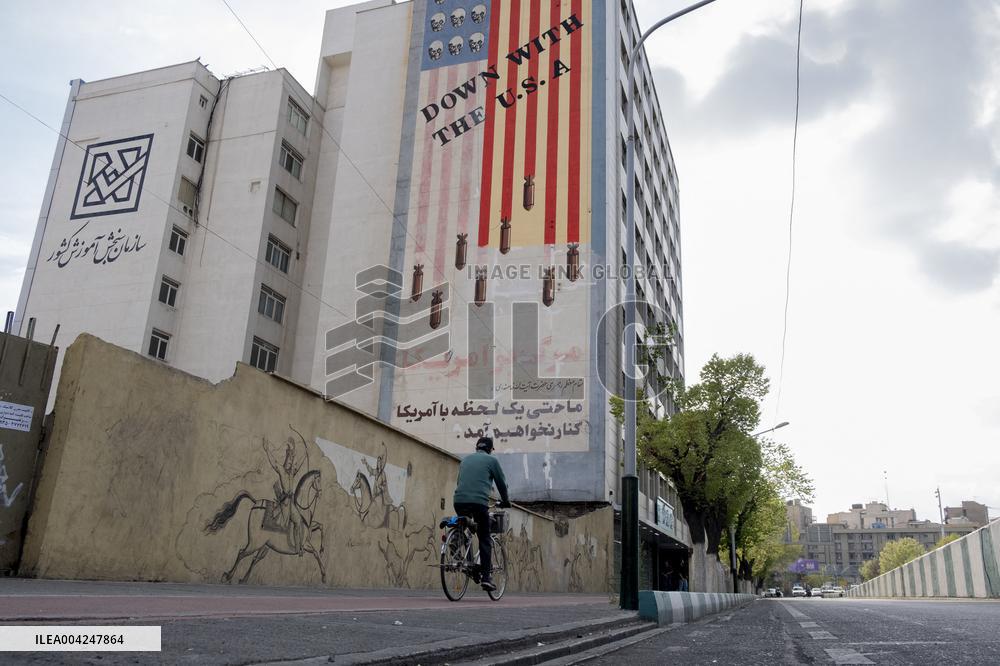 Anti-US Mural in Tehran