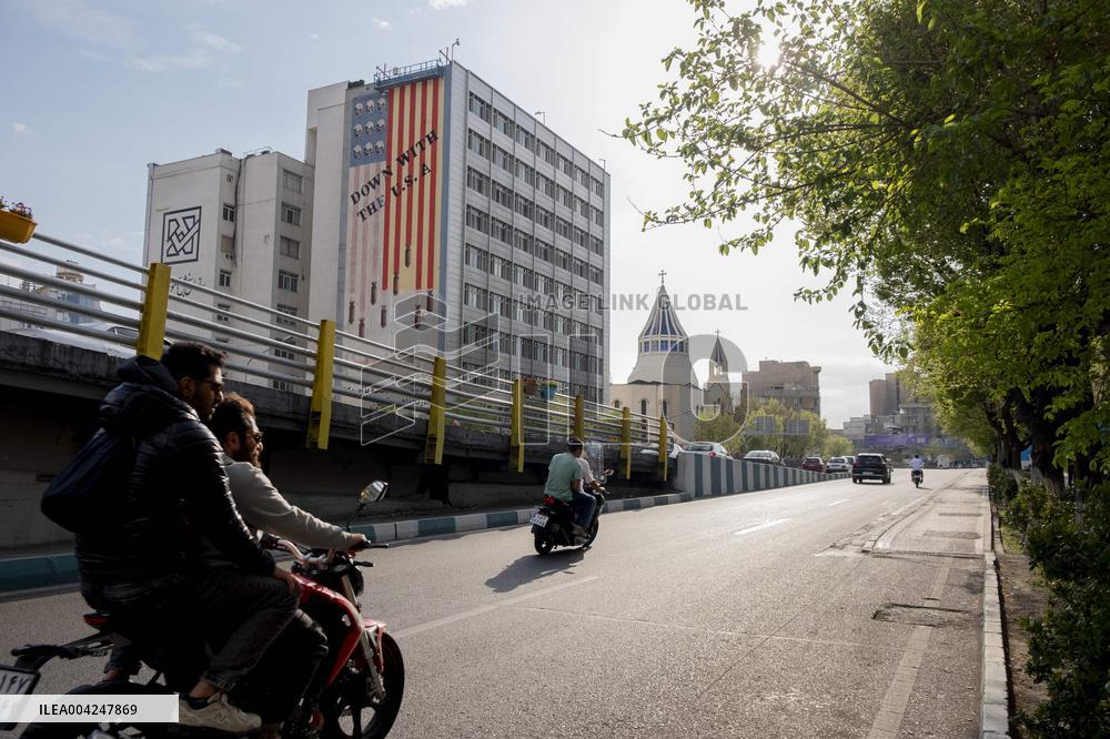 Anti-US Mural in Tehran