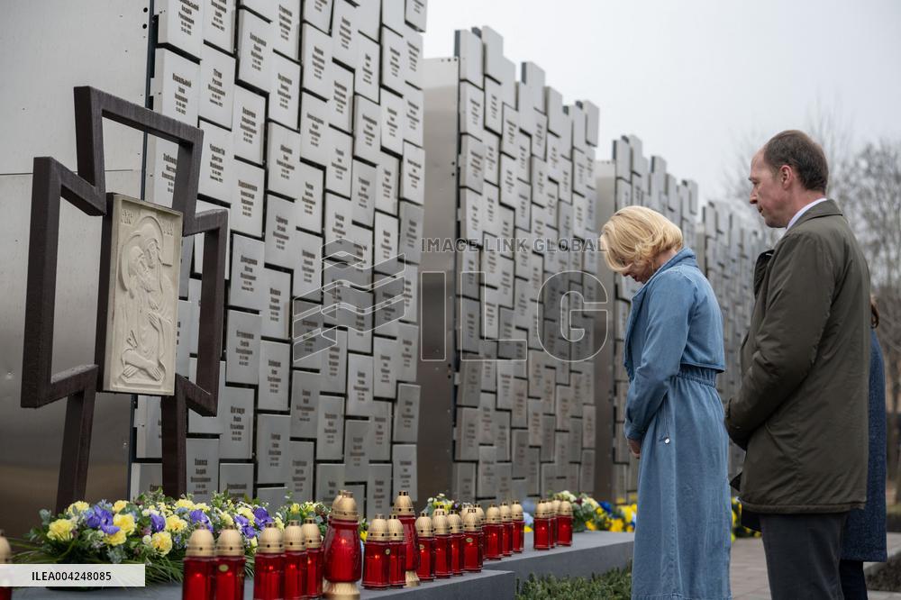 Volodymyr Zelensky and First Lady Commemorate Buchas Liberation Anniversary - Bucha