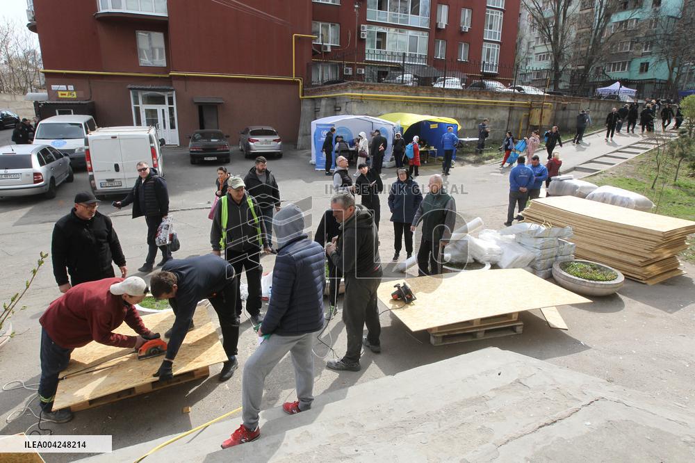 Dnipro recovers from Russian drone attack