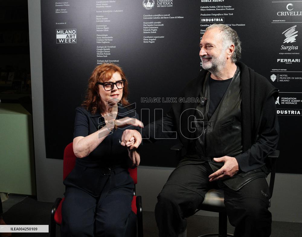 Susan Sarandon Joins Fabrizio Ferri for Breath Taking at Milan Art Week - Milan