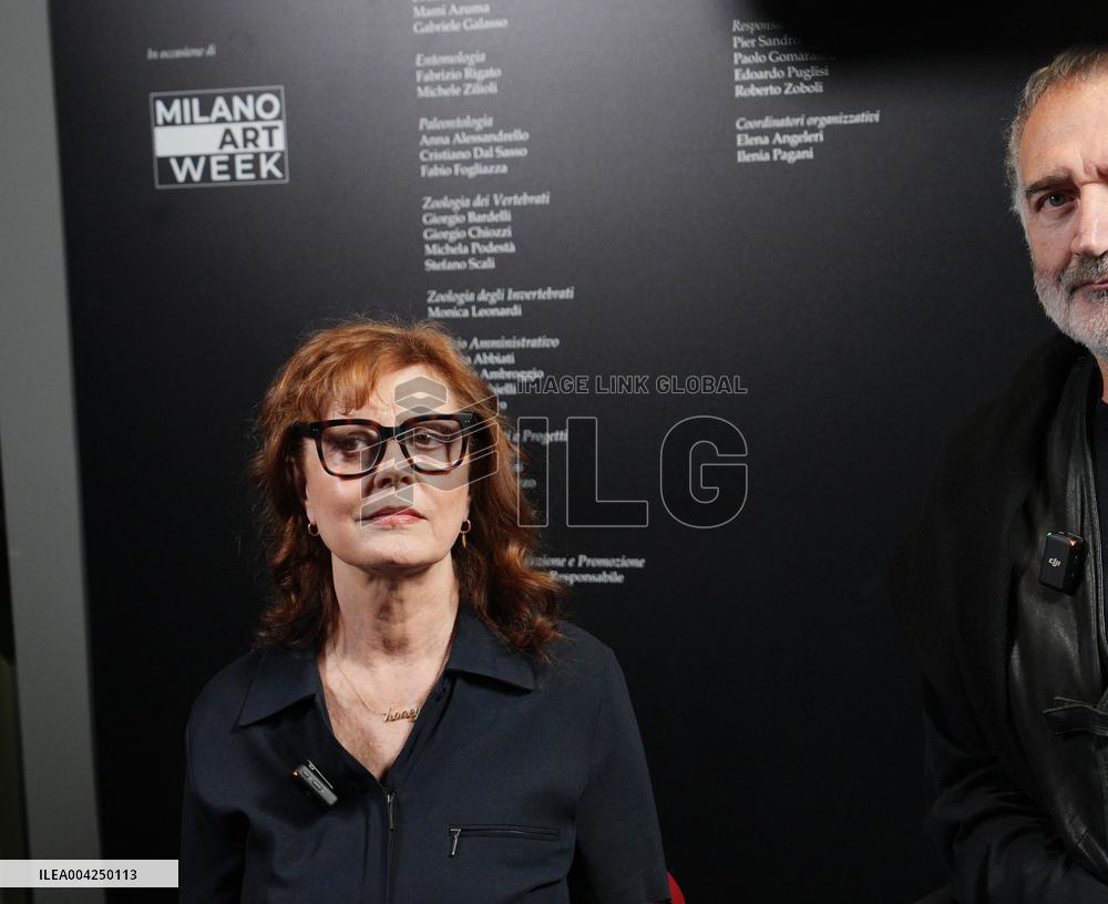 Susan Sarandon Joins Fabrizio Ferri for Breath Taking at Milan Art Week - Milan