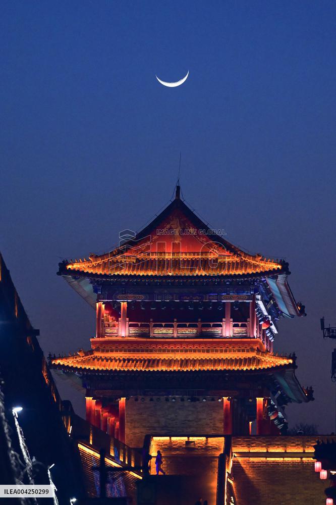 largest Waxing Crescent Moon in Qingzhou