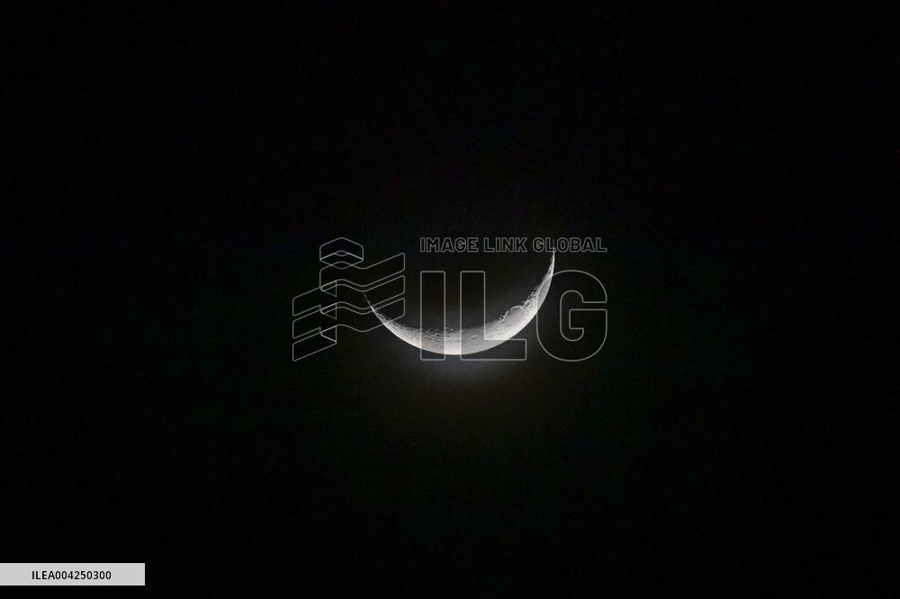 largest Waxing Crescent Moon in Qingzhou