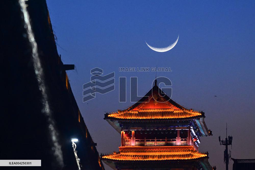 largest Waxing Crescent Moon in Qingzhou