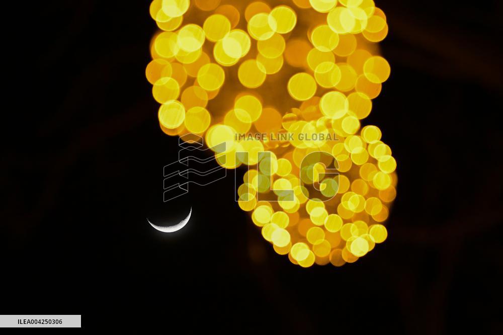 largest Waxing Crescent Moon in Qingzhou