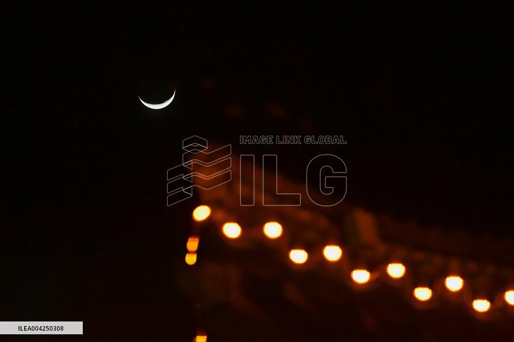 largest Waxing Crescent Moon in Qingzhou