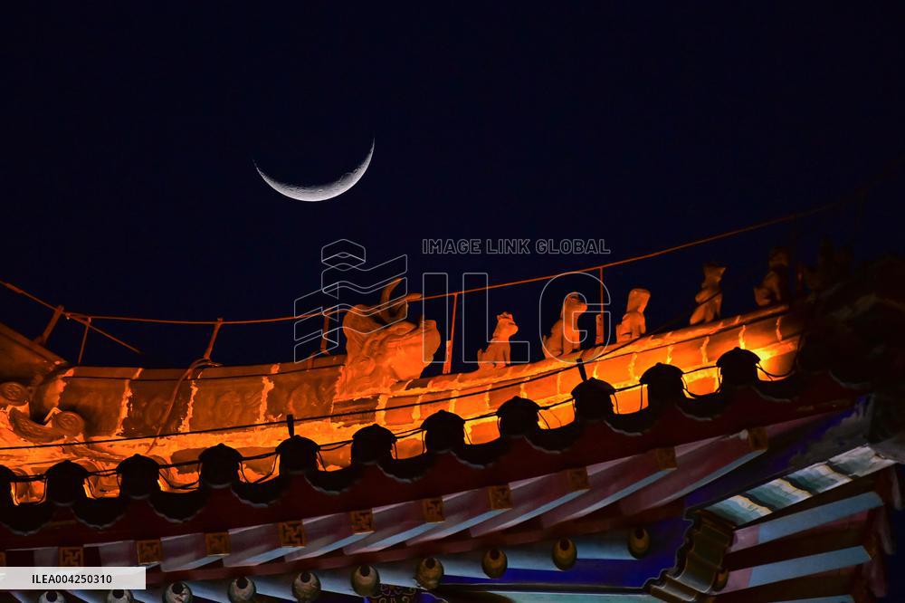 largest Waxing Crescent Moon in Qingzhou