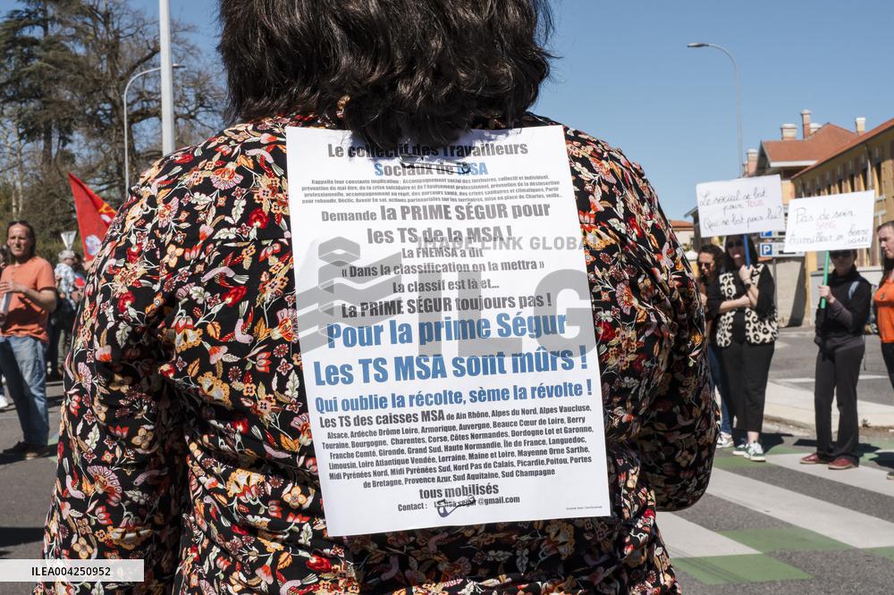 Social Sector Workers Demonstrate - Montauban