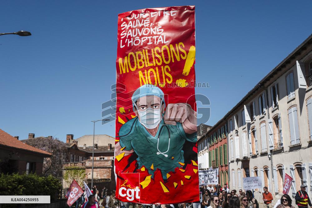 Social Sector Workers Demonstrate - Montauban