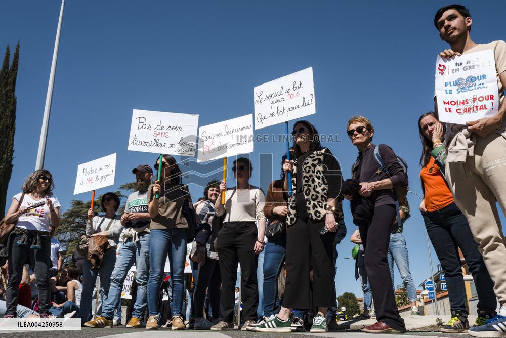 Social Sector Workers Demonstrate - Montauban