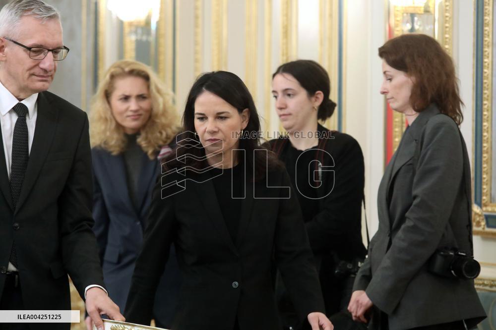 Volodymyr Zelenskyy meets with Annalena Baerbock in Kyiv