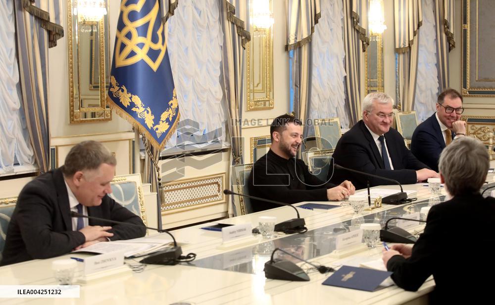 Volodymyr Zelenskyy meets with Annalena Baerbock in Kyiv