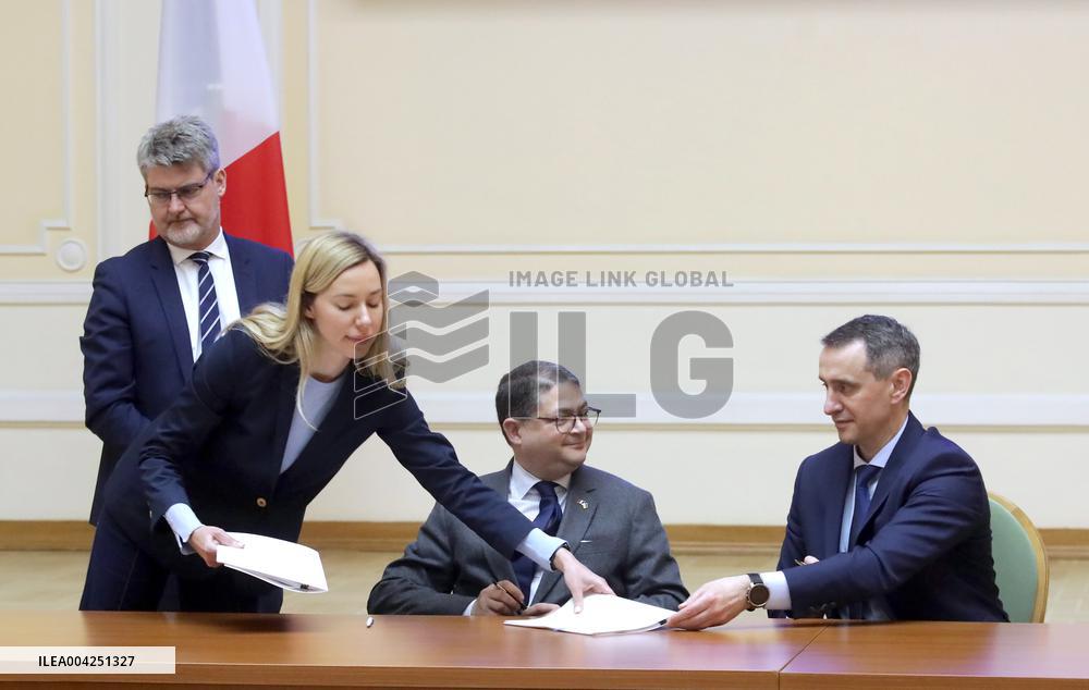 Agreements in healthcare signed between France and Ukraine as part of reconstruction program