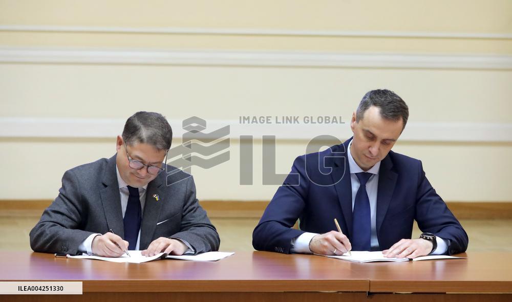 Agreements in healthcare signed between France and Ukraine as part of reconstruction program