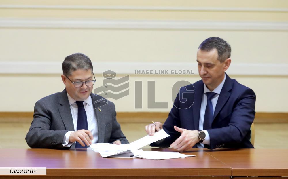 Agreements in healthcare signed between France and Ukraine as part of reconstruction program