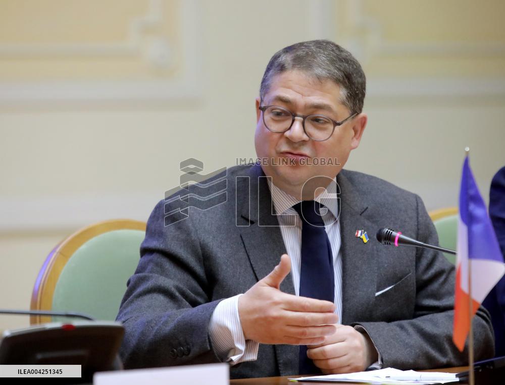 Agreements in healthcare signed between France and Ukraine as part of reconstruction program