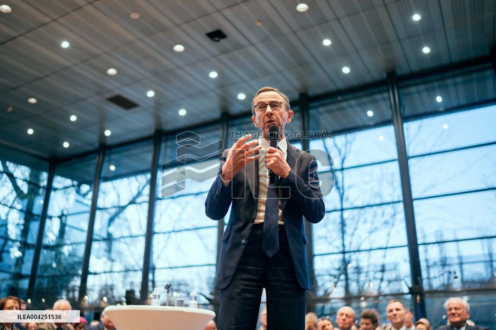 Bruno Retailleau meeting for the presidency of the Les Republicans group - Paris AJ