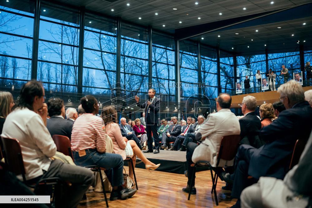 Bruno Retailleau meeting for the presidency of the Les Republicans group - Paris AJ