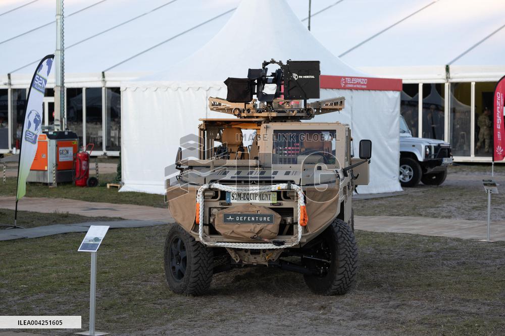 SOFINS Military Exhibition Opening day - Martignas-sur-Jalle