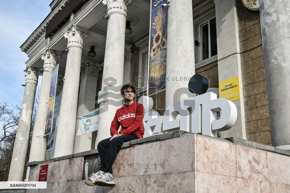 Mysterious Night Murder of a Dog play premieres in Zaporizhzhia