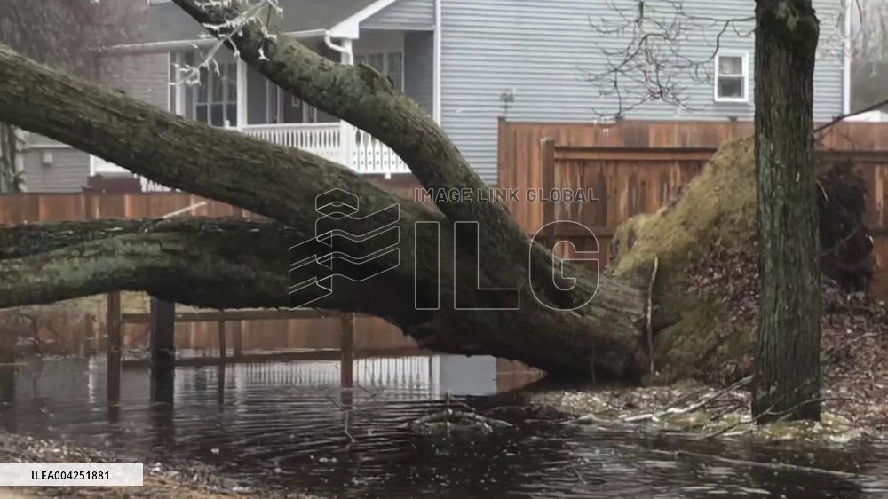 Canada: Major Ice Storm Leaves Thousands Without Power in Ontario 3