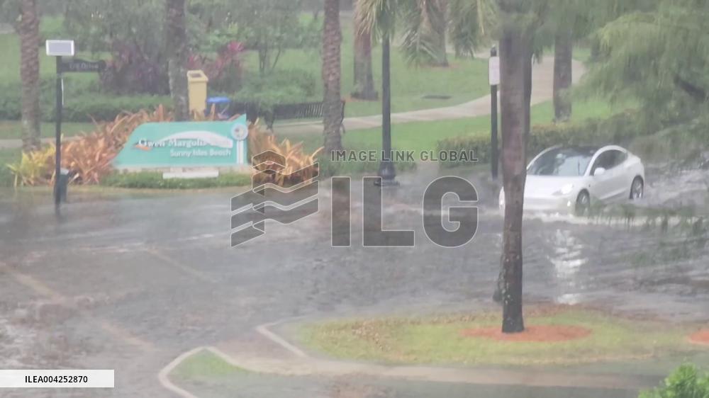 US: Miami Under Water as Heavy Rain Causes Flash Flooding 2