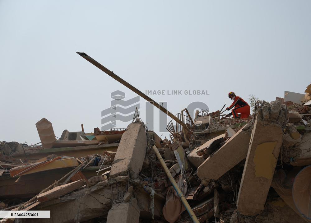 Rescuers Unite in Myanmar Quake Relief Efforts - Mandalay