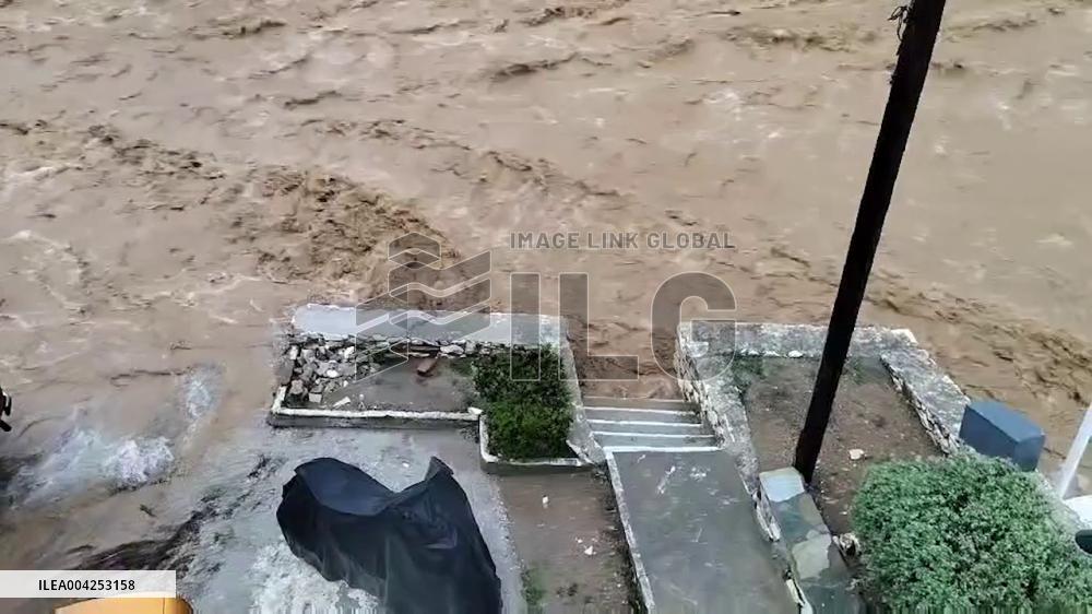 Greece: Severe Storms Batter Cyclades, Triggering Flooding 4