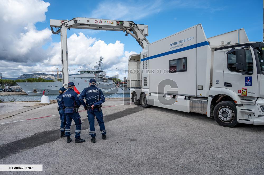 Illustration Douane at La-Seyne-sur-Mer