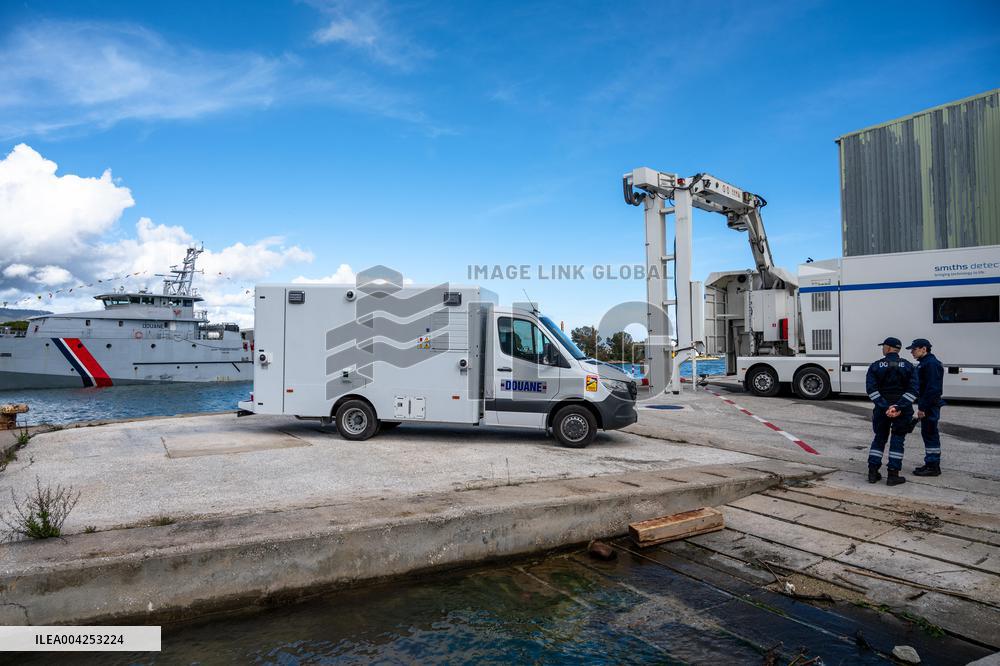 Illustration Douane at La-Seyne-sur-Mer