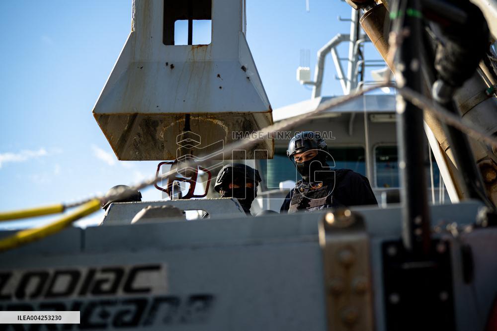 Illustration Douane at La-Seyne-sur-Mer