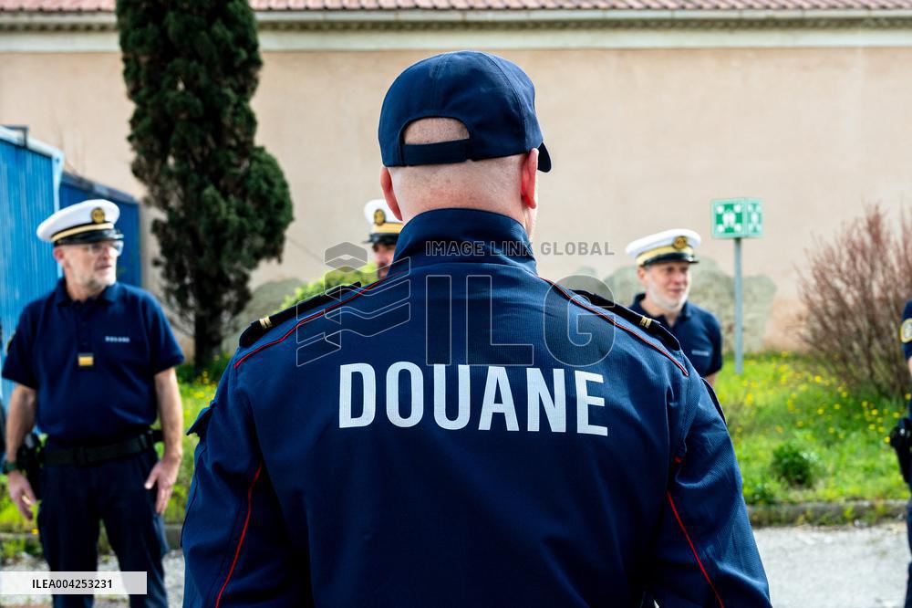 Illustration Douane at La-Seyne-sur-Mer