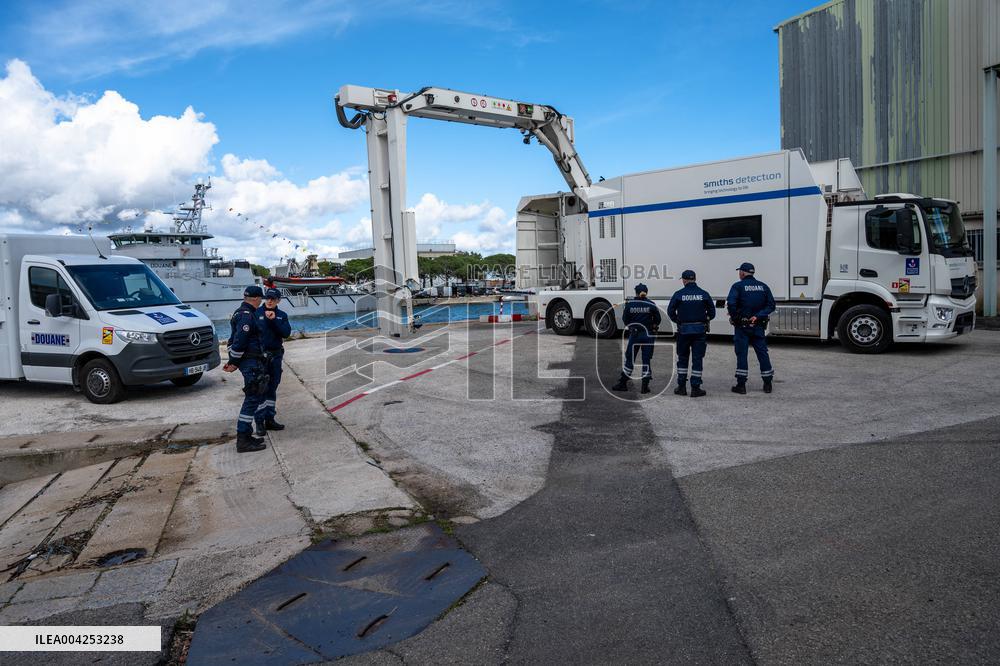 Illustration Douane at La-Seyne-sur-Mer