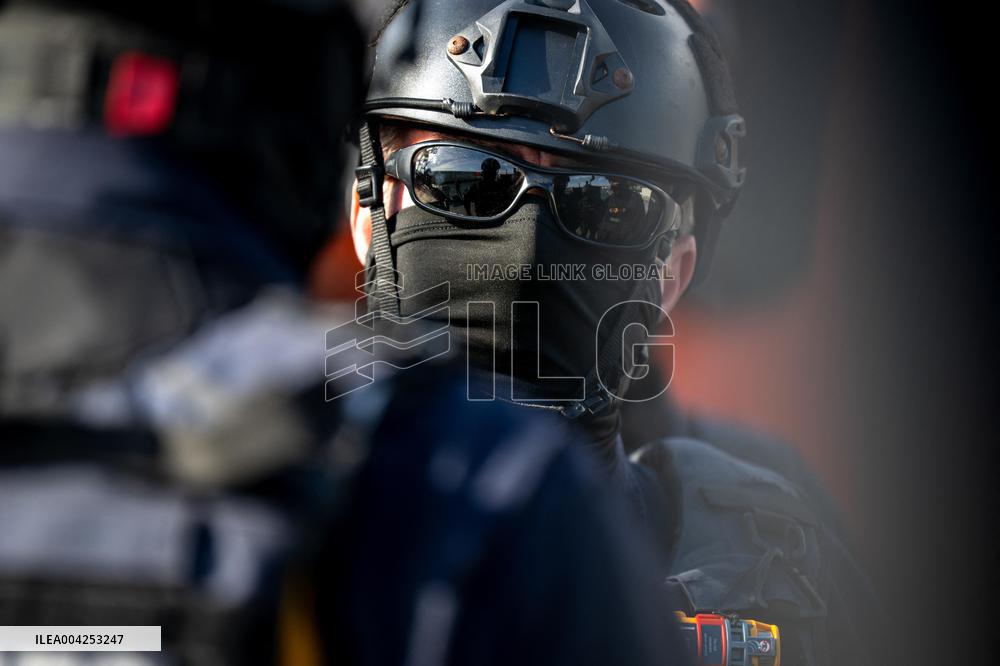 Illustration Douane at La-Seyne-sur-Mer