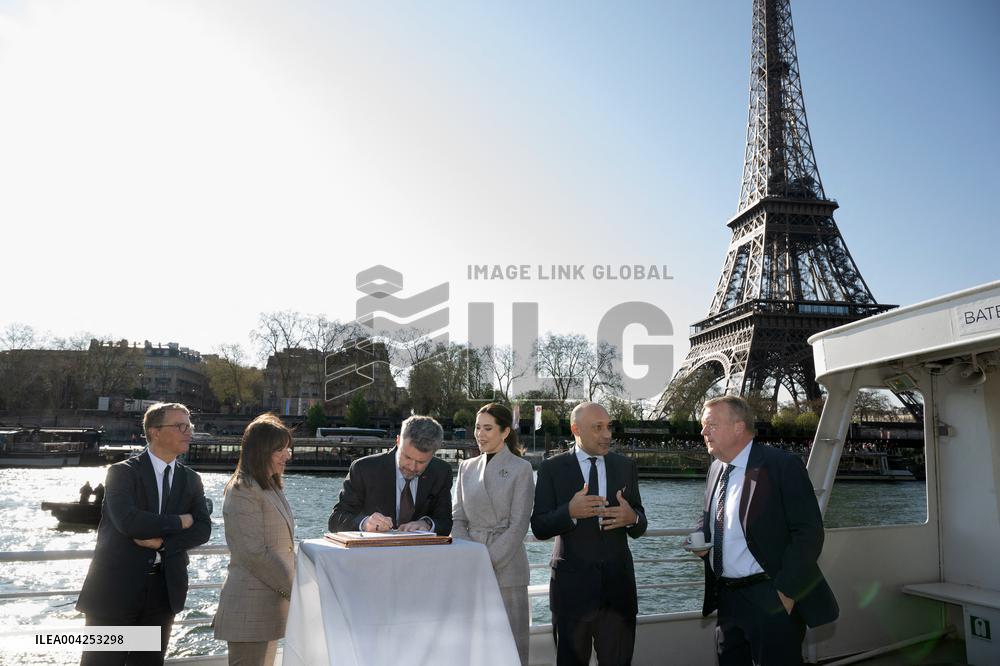 Danish Royal Couple Welcomed By The Mayor Of Paris - Paris