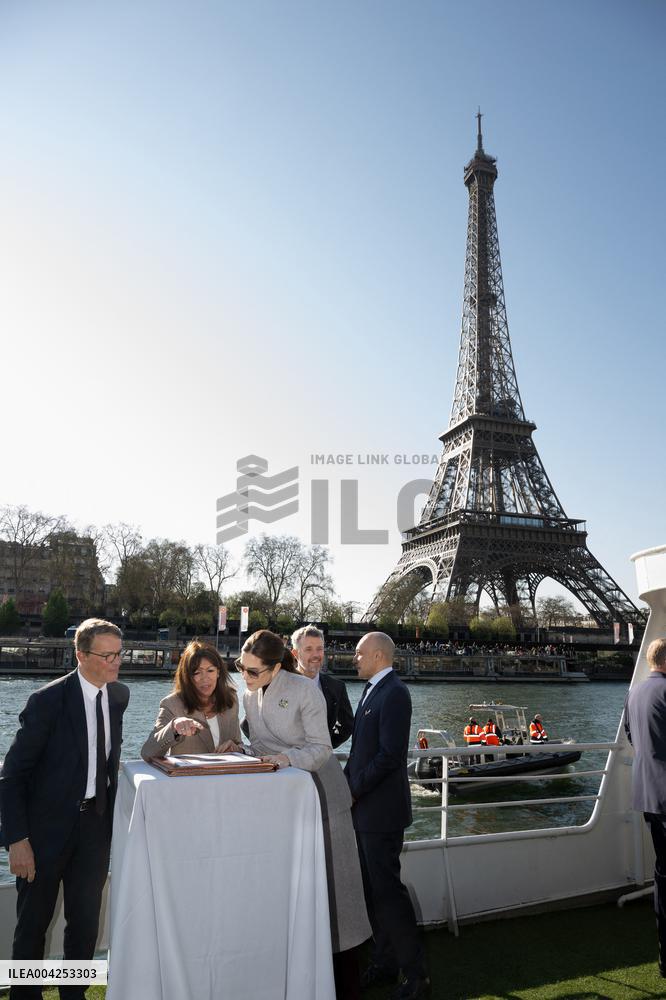 Danish Royal Couple Welcomed By The Mayor Of Paris - Paris