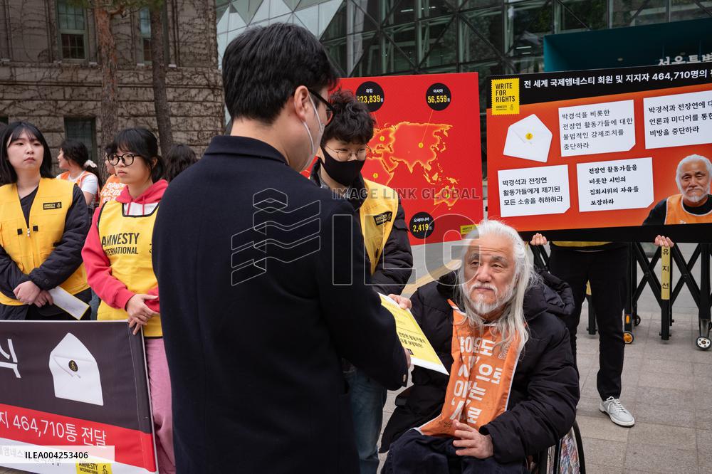 Amnesty International Korea And Activists Deliver Over 460,000 Petitions To Seoul Mayor