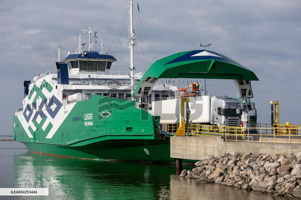 Passenger ferry Leiger