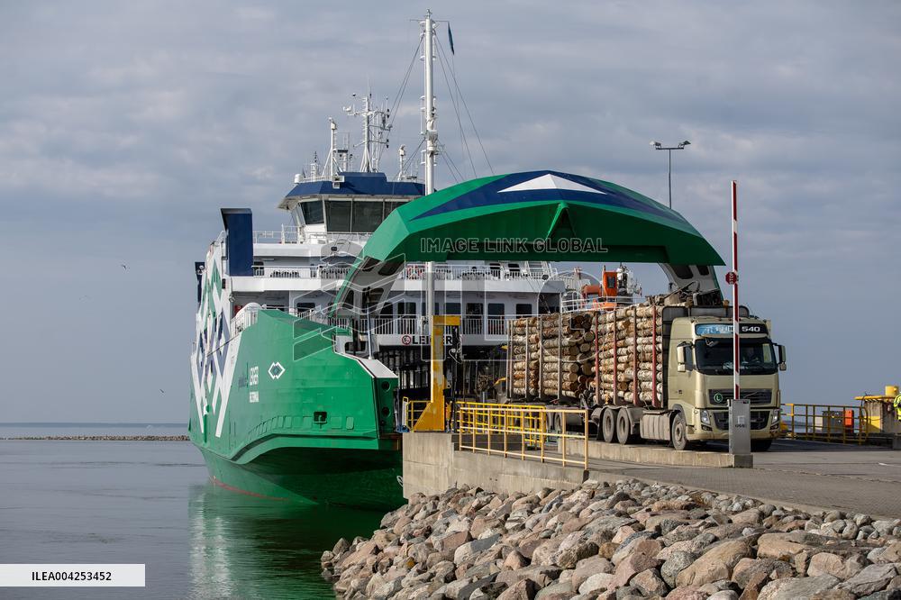 Passenger ferry Leiger