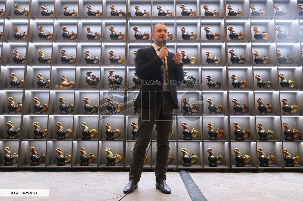 Exhibition of cockerels by Vasylkiv majolica plant