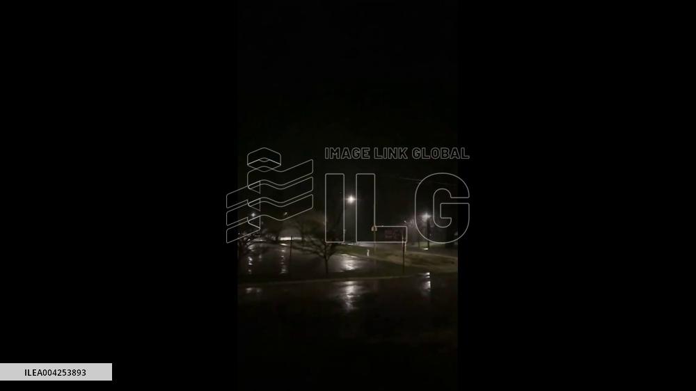 US: Tornado-Warned Thunderstorms Sweep Through Kansas and Missouri Overnight 2